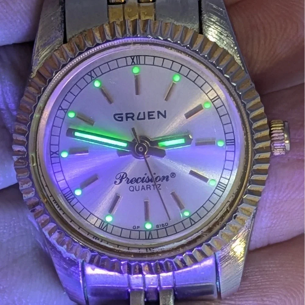 Gruen Precision Quartz Two Tone Fluted Bezel Watch 25mm‎ Silver Sunburst Dial